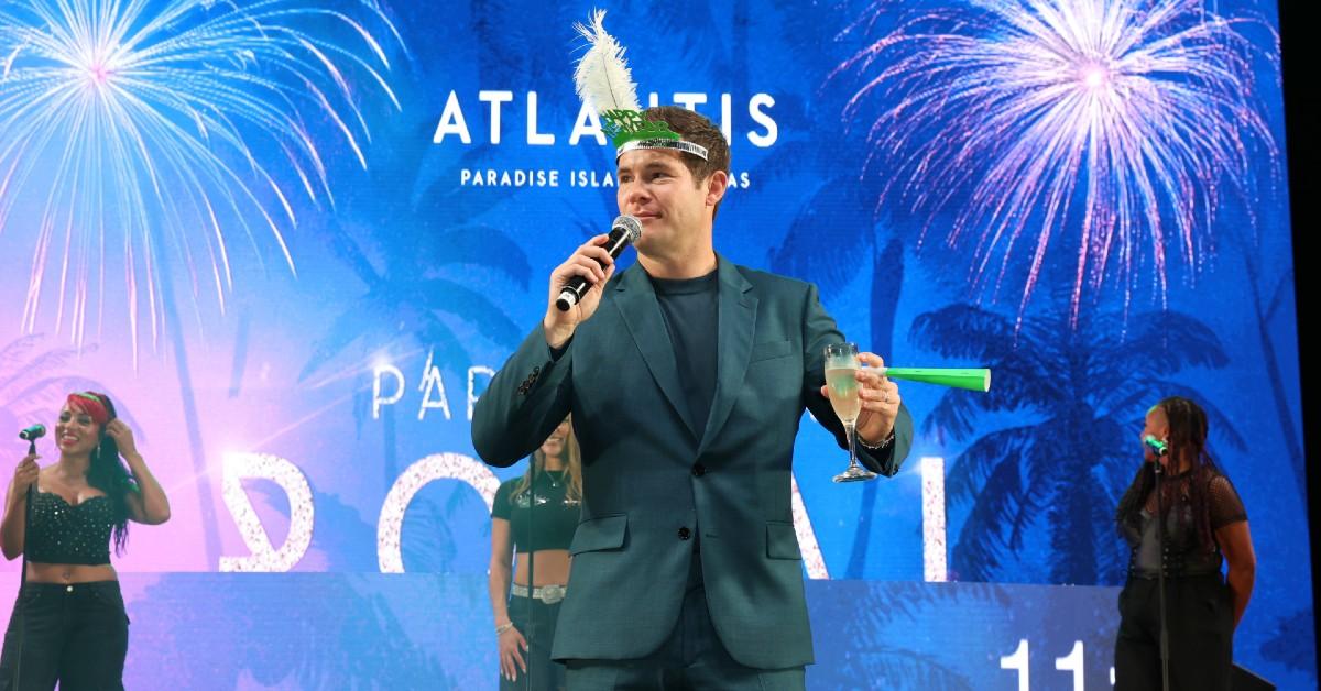 adam devine hosts atlantis paradise islands party like a royal new years eve celebration