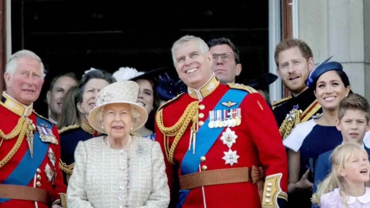 image of royal family 