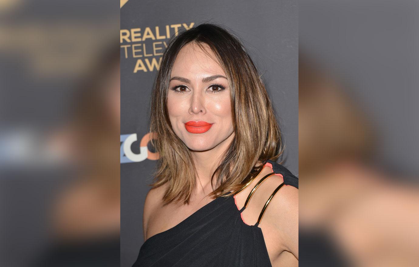 Kelly Dodd Wearing Lipstick on Red Carpet