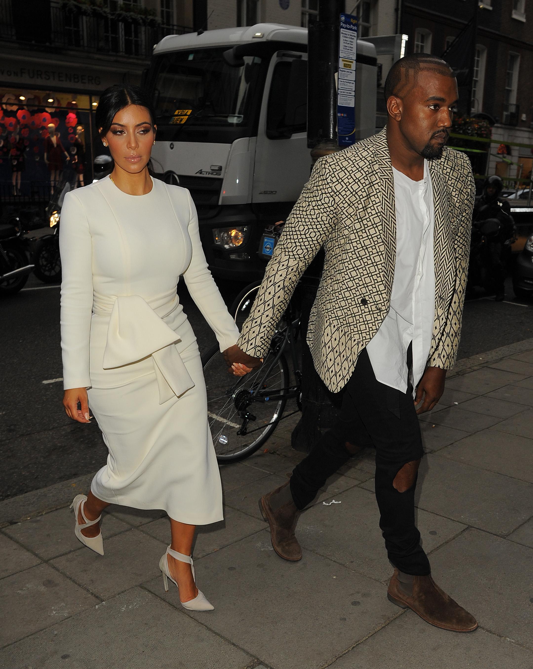 Kim Kardashian and Kanye West dine at Hakkasan