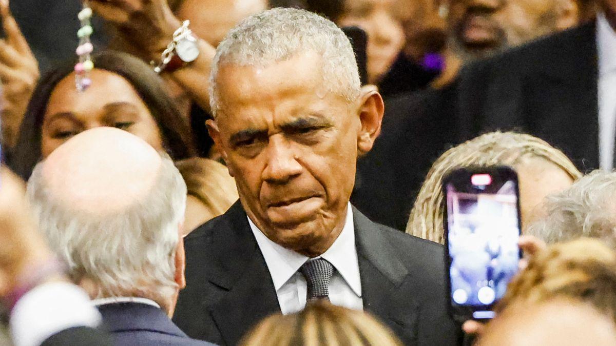 Image of Barack Obama delivered a eulogy at Jesse Jackson's memorial service.