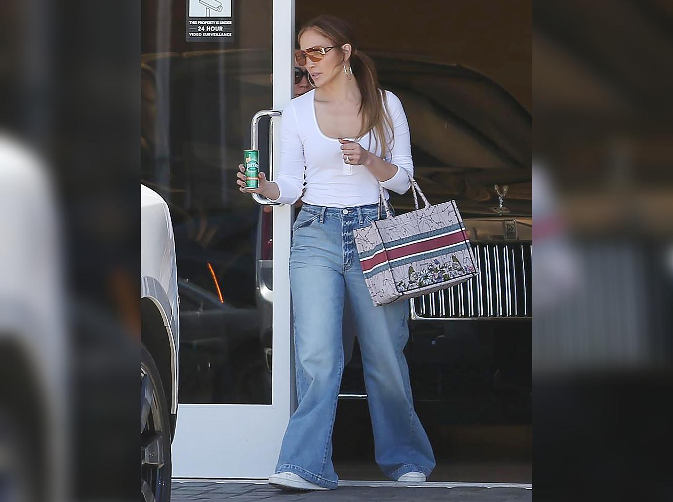 jennifer lopez ben affleck car dealership melrose shop