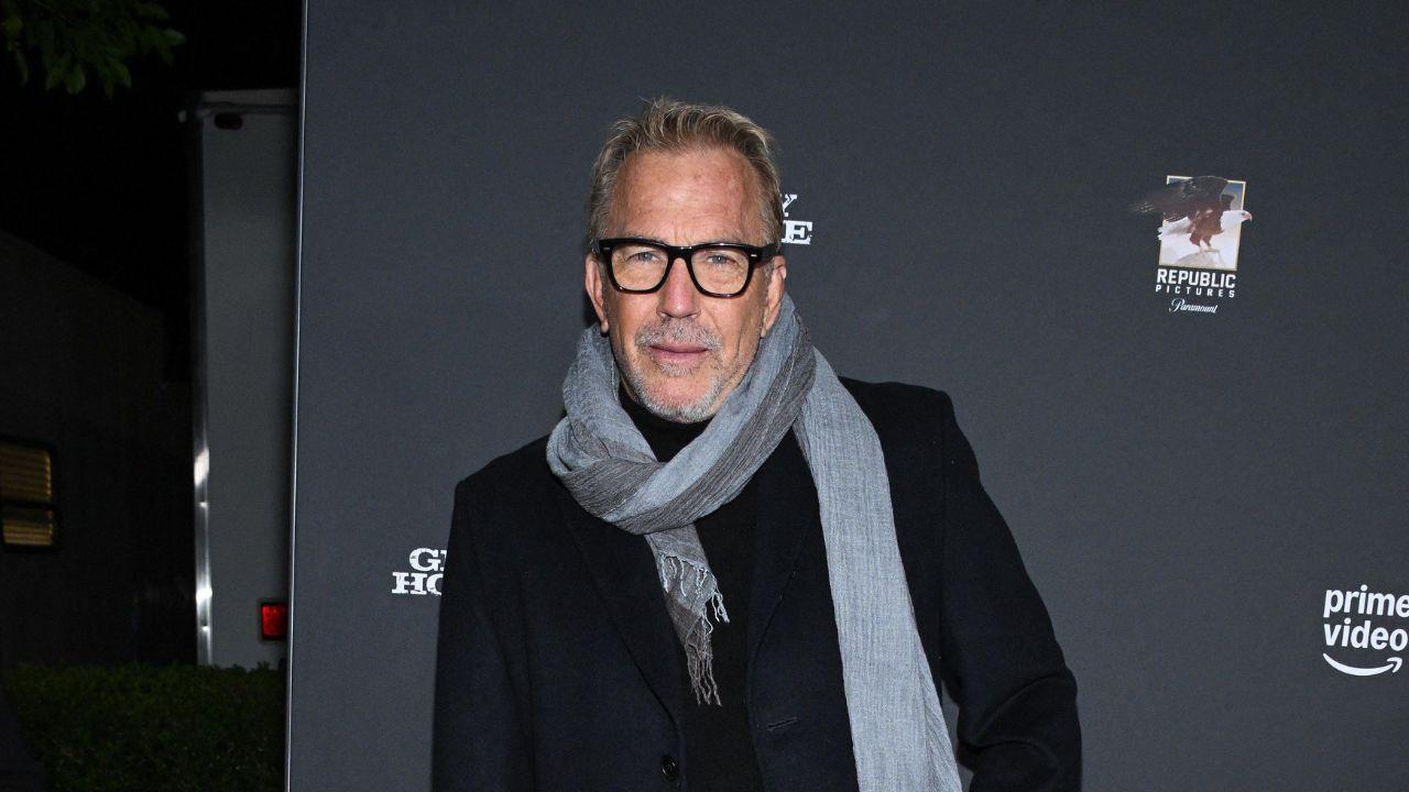 image of Jewel said she and Kevin Costner were not a couple in 2024.