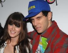 2009__11__c93385910_10 225×176.jpg