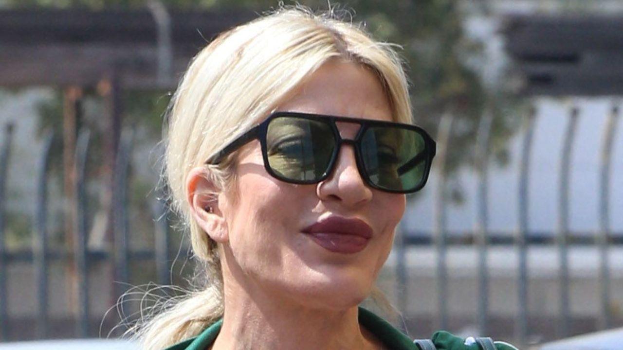 Image of Tori Spelling remained uncredited despite her prominent role in 'Evil Alien Conquerors.'
