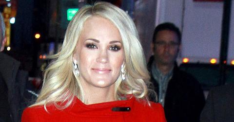 Carrie underwood hides face instagram main