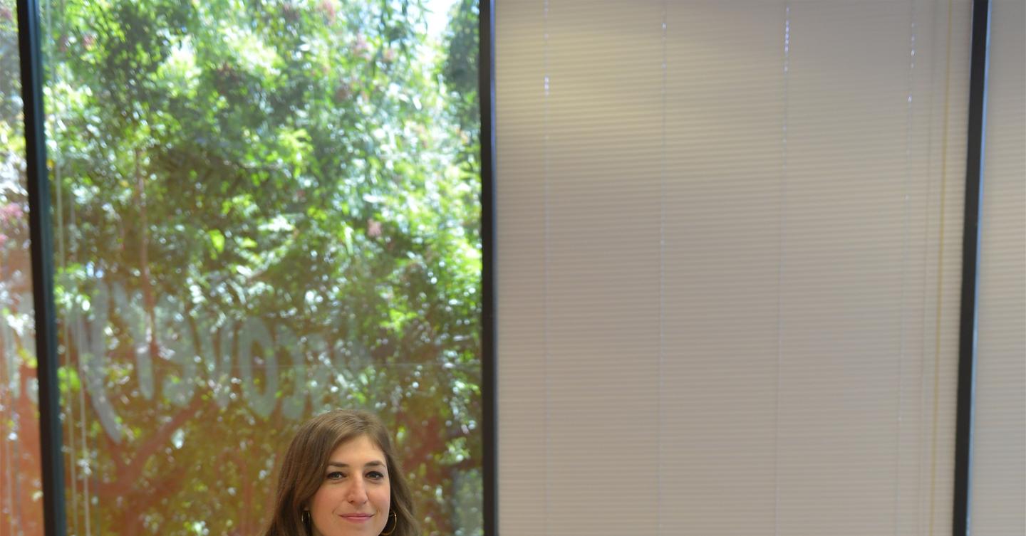 Why Did The 'Man of Steel' Trailer Make Mayim Bialik Cry? Find Out Here!(00)