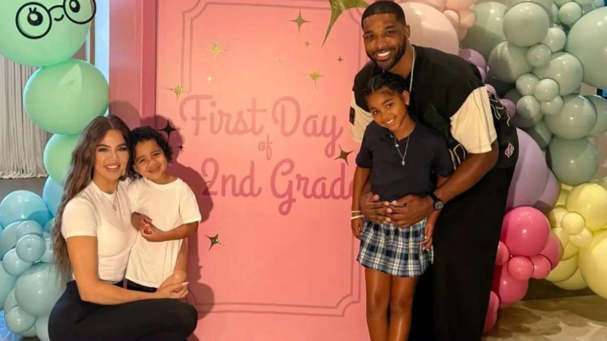 image of Khloe kardashian and family