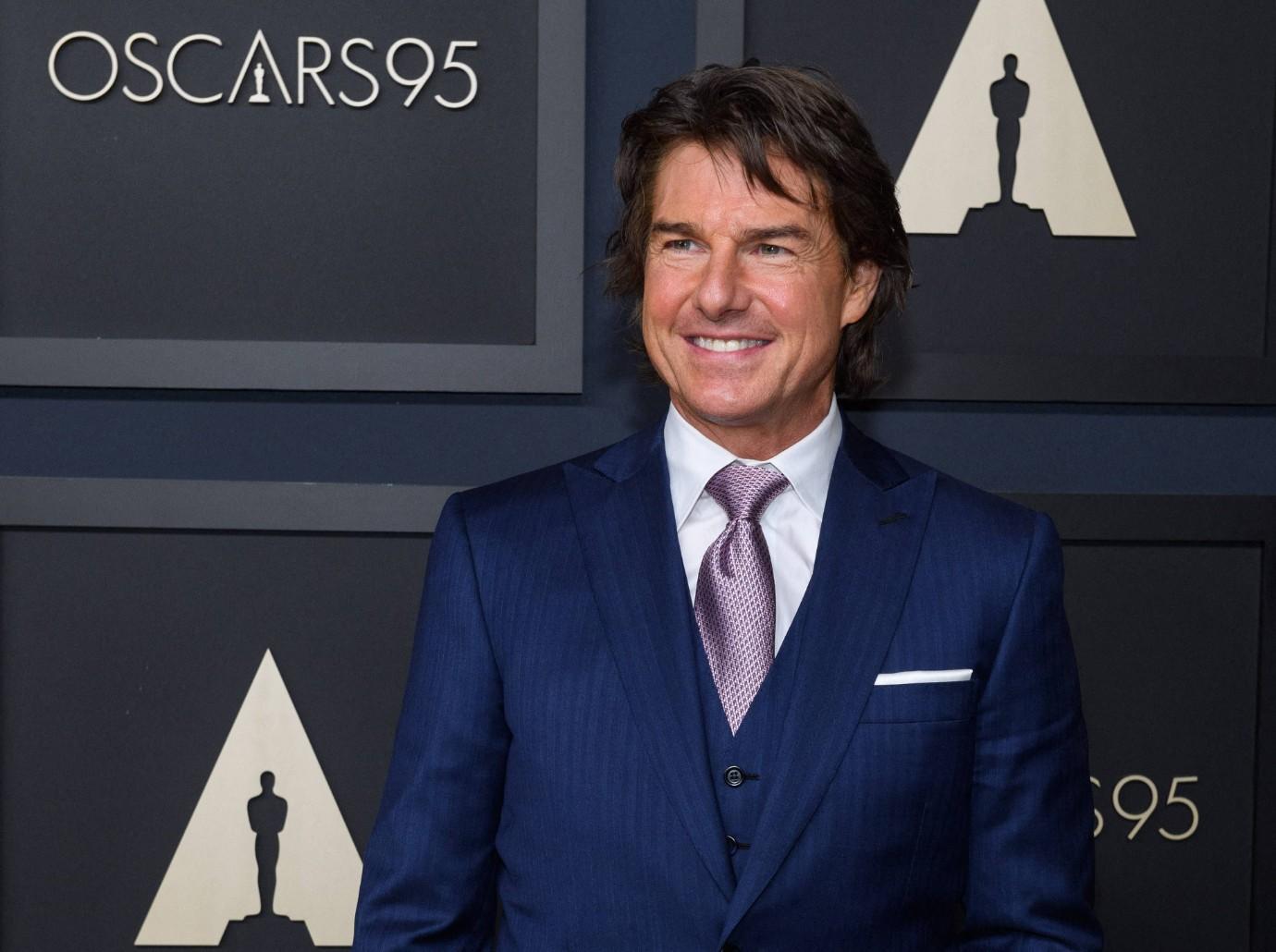 tom cruise reveals dances underwear  years after risky business scene