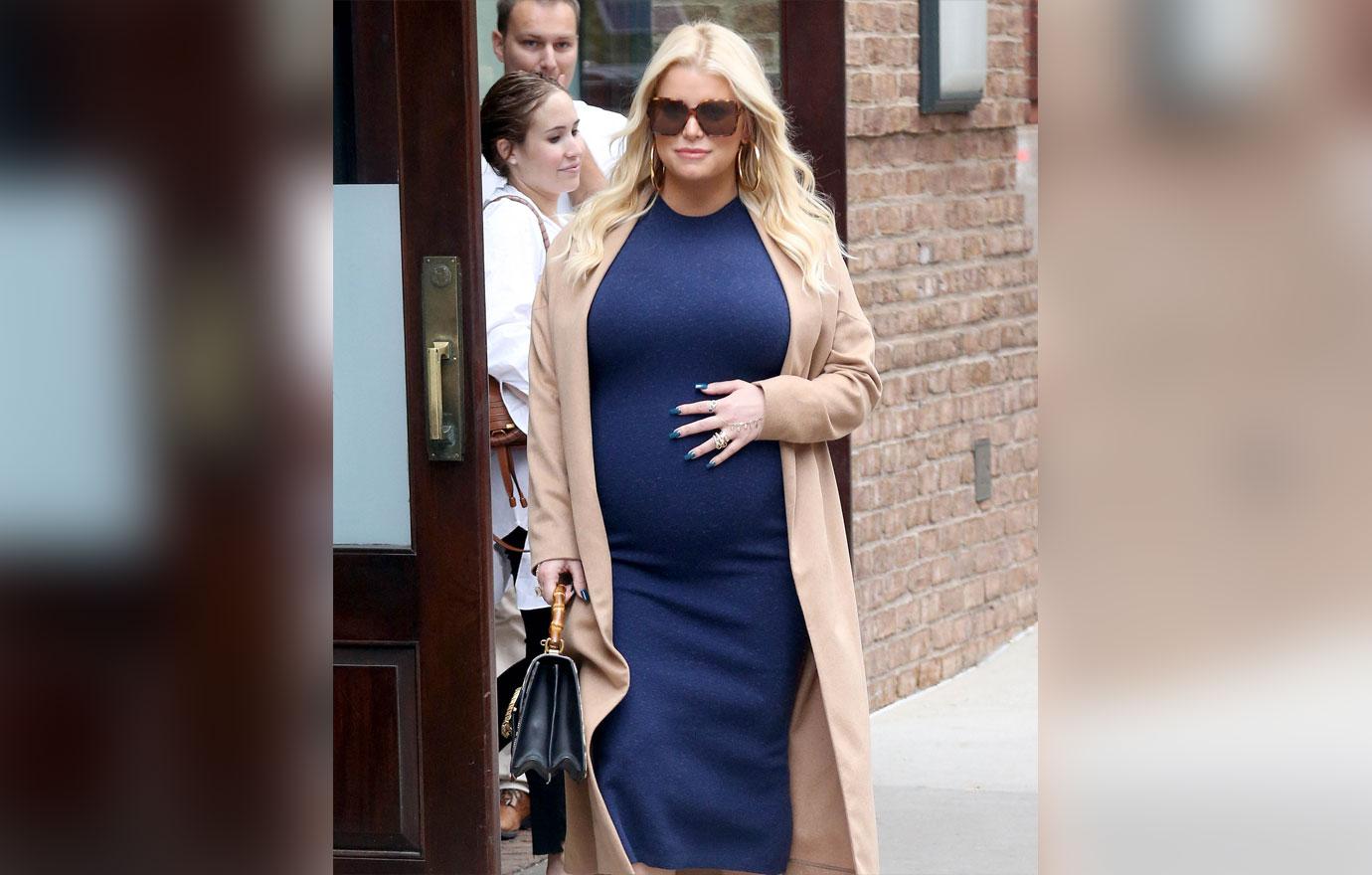 Jessica Simpson Shows off Baby Bump While Leaving Hotel