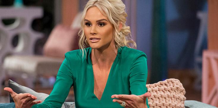 Meghan king edmonds copies beyonce pregnancy announcement