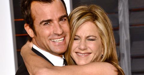 Jennifer aniston justin theroux wedding delayed