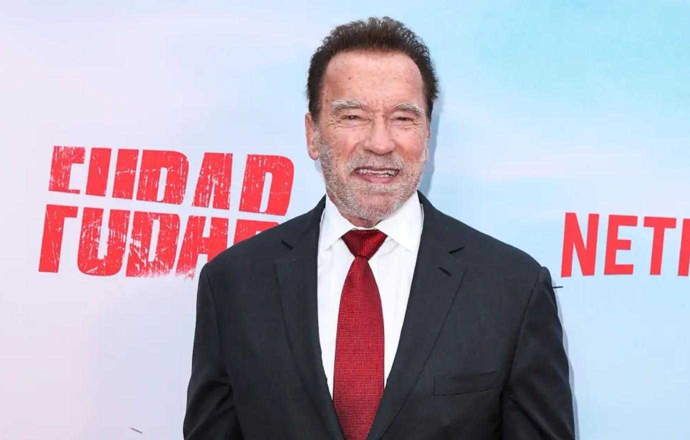 arnold schwarzenegger sued by bicyclist collided car