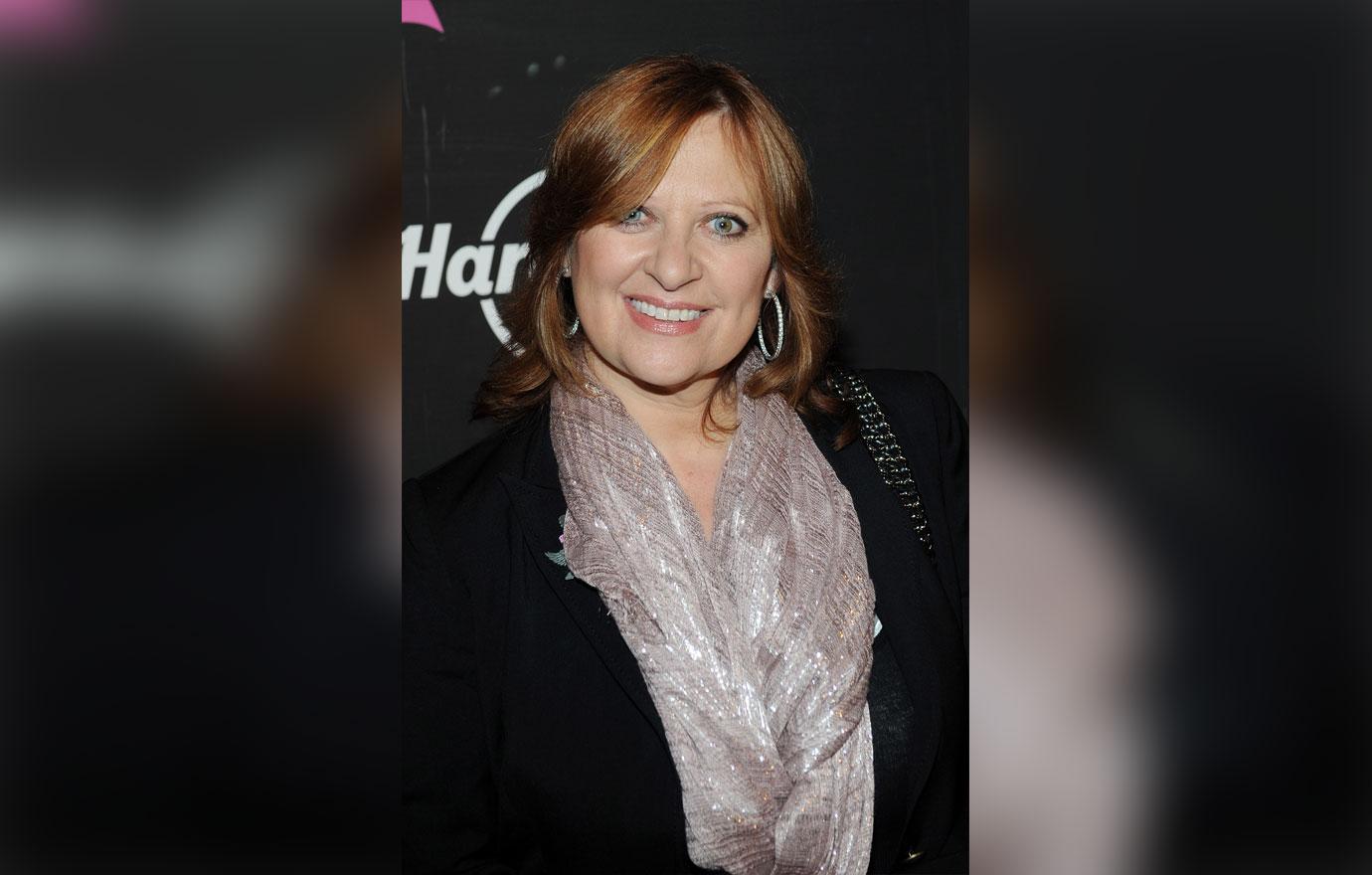 Caroline Manzo In A Scarf On Red Carpet Slams Teresa Giudice