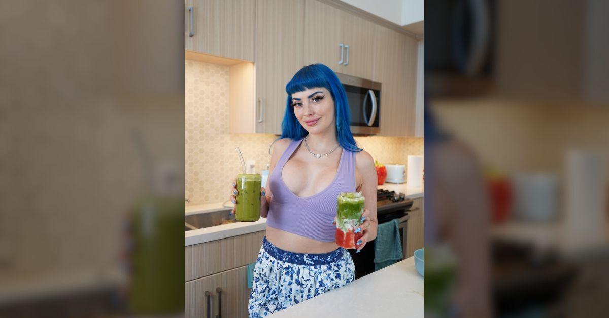 Jewelz Blu’s has a passion for matcha and enjoys making them look great.