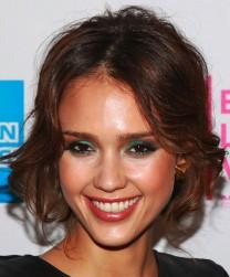 2010__05__okmagazine style jessicaalba 208×300.jpg