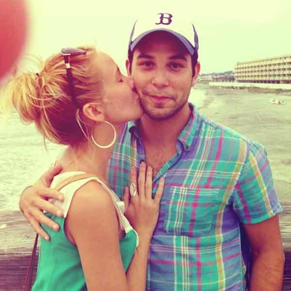 Anna Camp Skylar Astin