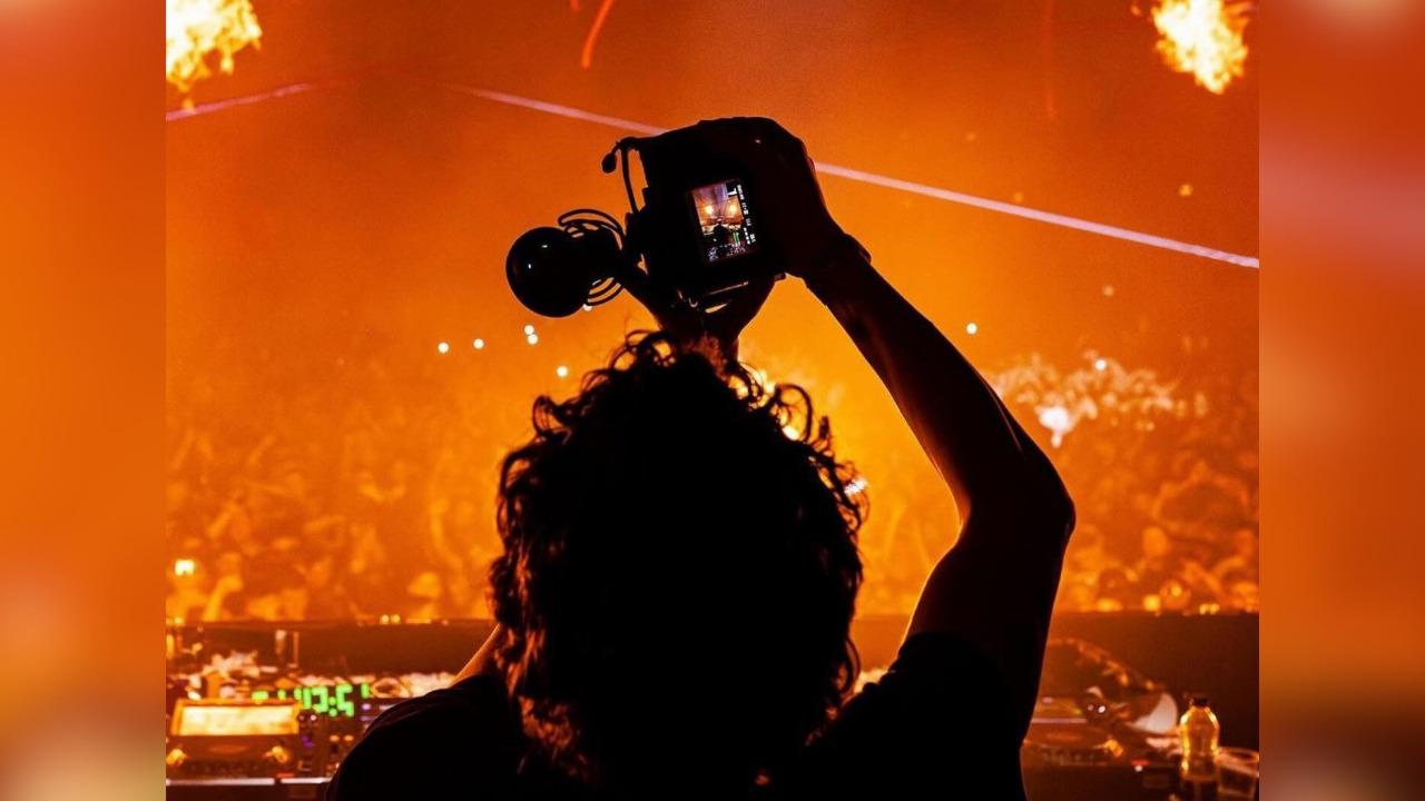 behind the spotlight how tijn den hollander is helping shape the way todays biggest artists are seen