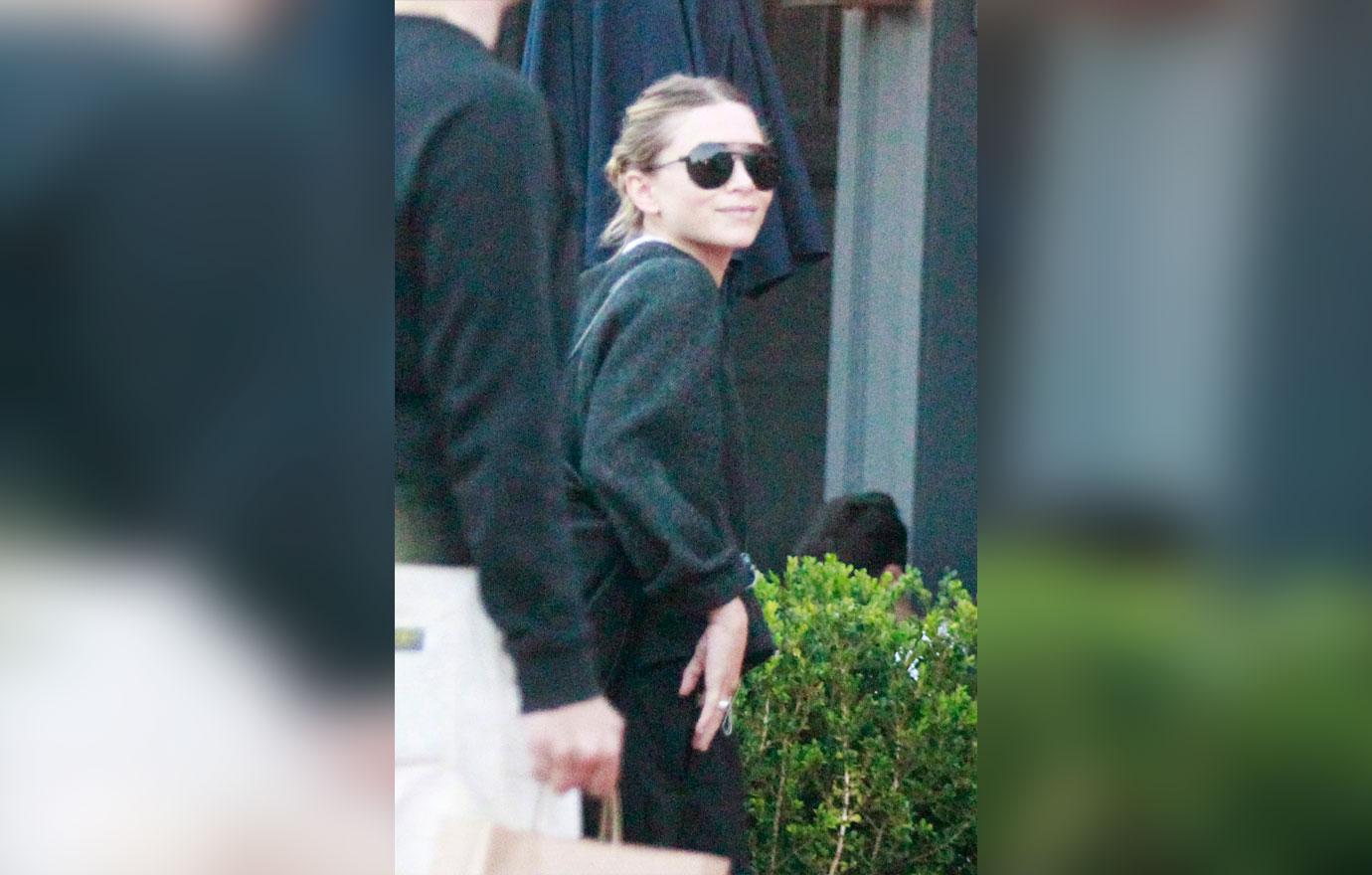 //ashley olsen engagement rumors