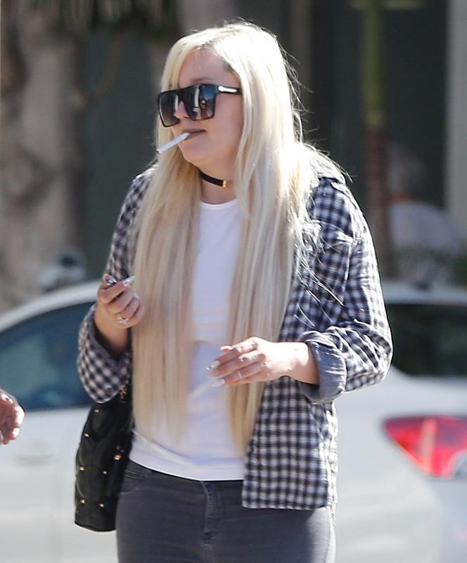 Exclusive&#8230; Amanda Bynes Shows She Gained Weight in LA  **NO USE W/O PRIOR AGREEMENT CALL FOR PRICING**