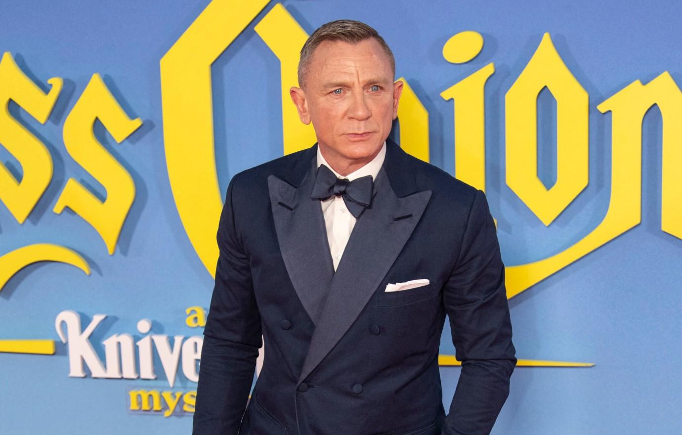 daniel craig ended up writing james bond movie writers strike