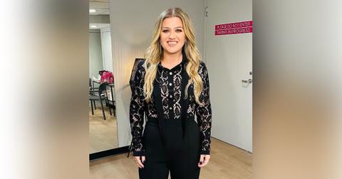 kelly clarkson doesnt wear spanx after weight loss