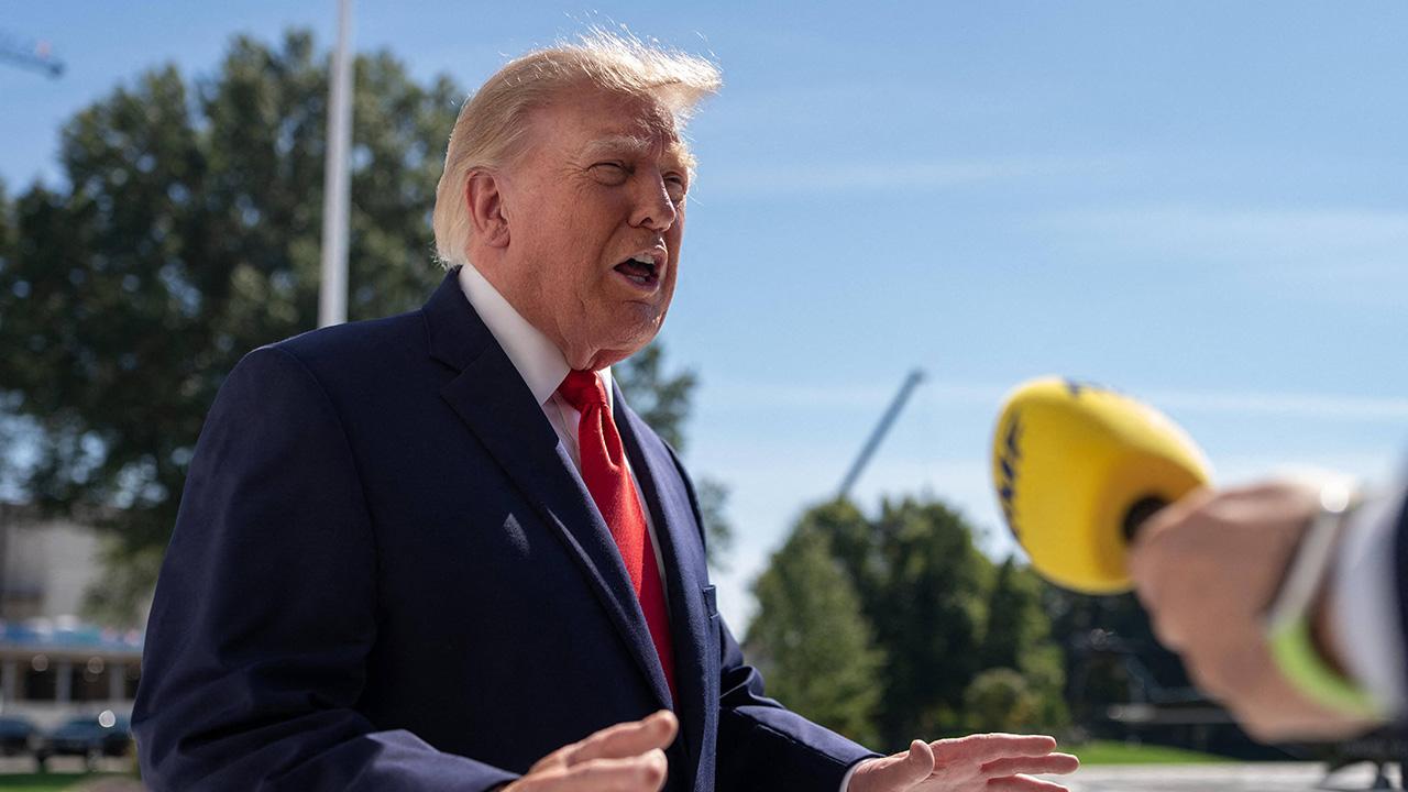 Image of Charles Barkley has been a longtime critic of Donald Trump, though he once urged Americans to give Trump a chance.