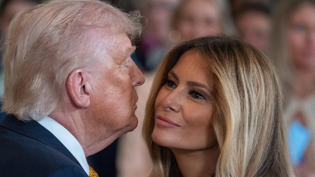 Photo of Melania Trump aimed to be a 'traditional' first lady.