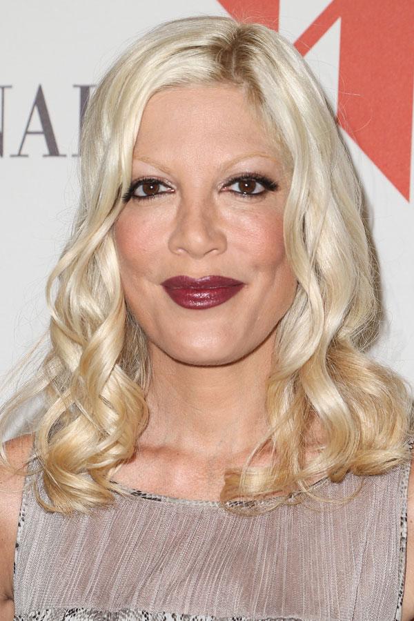 Tori Spelling09