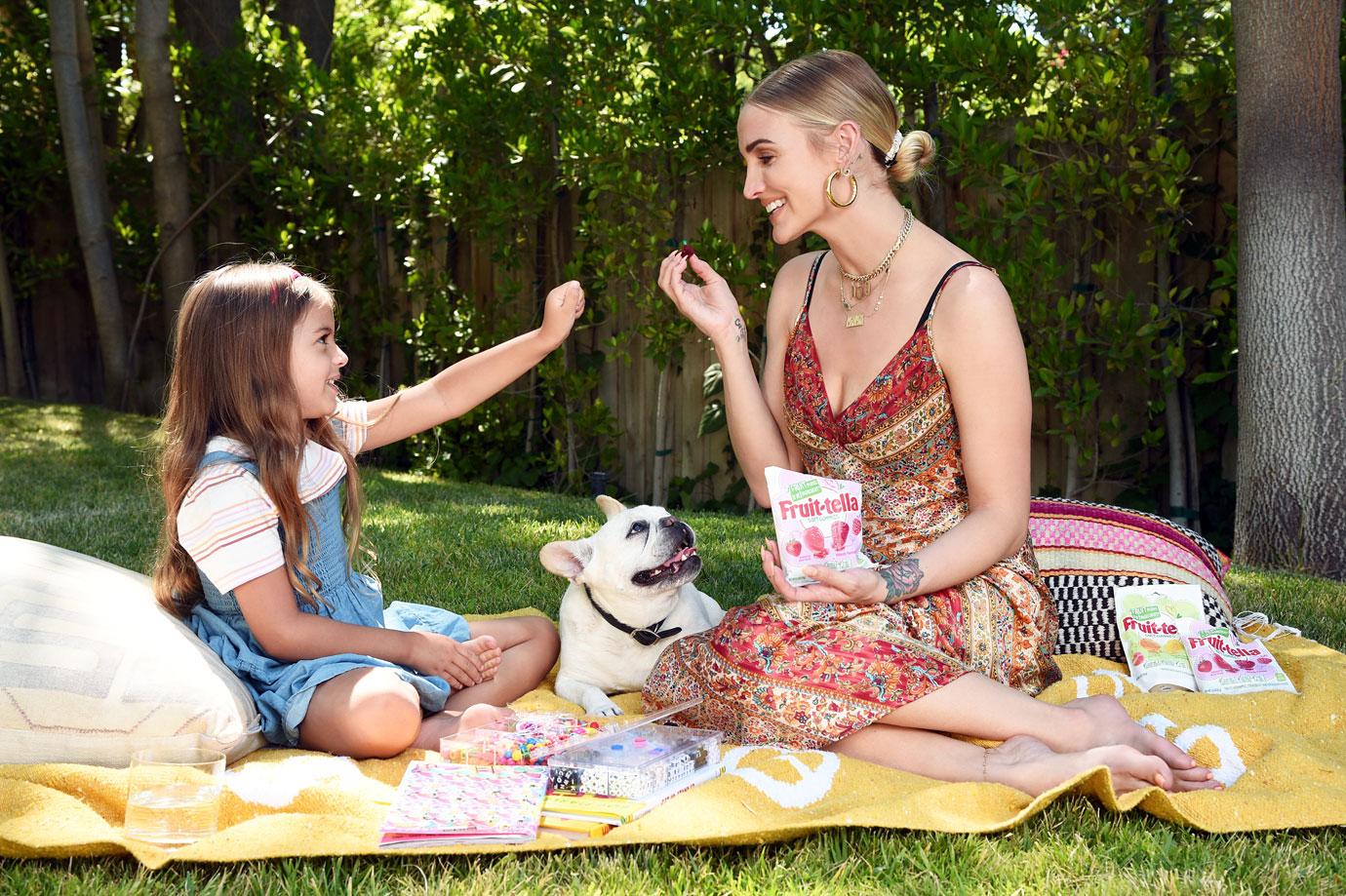 ashlee simpson ross daughter jagger picnic