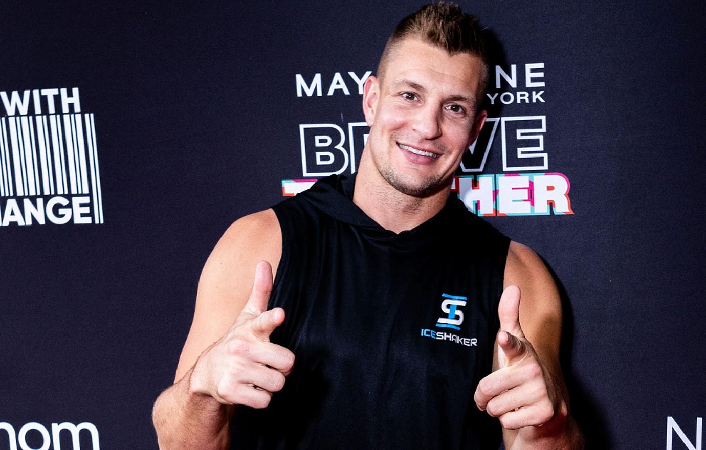 rob gronkowski comment taylor swift travis kelce relationship