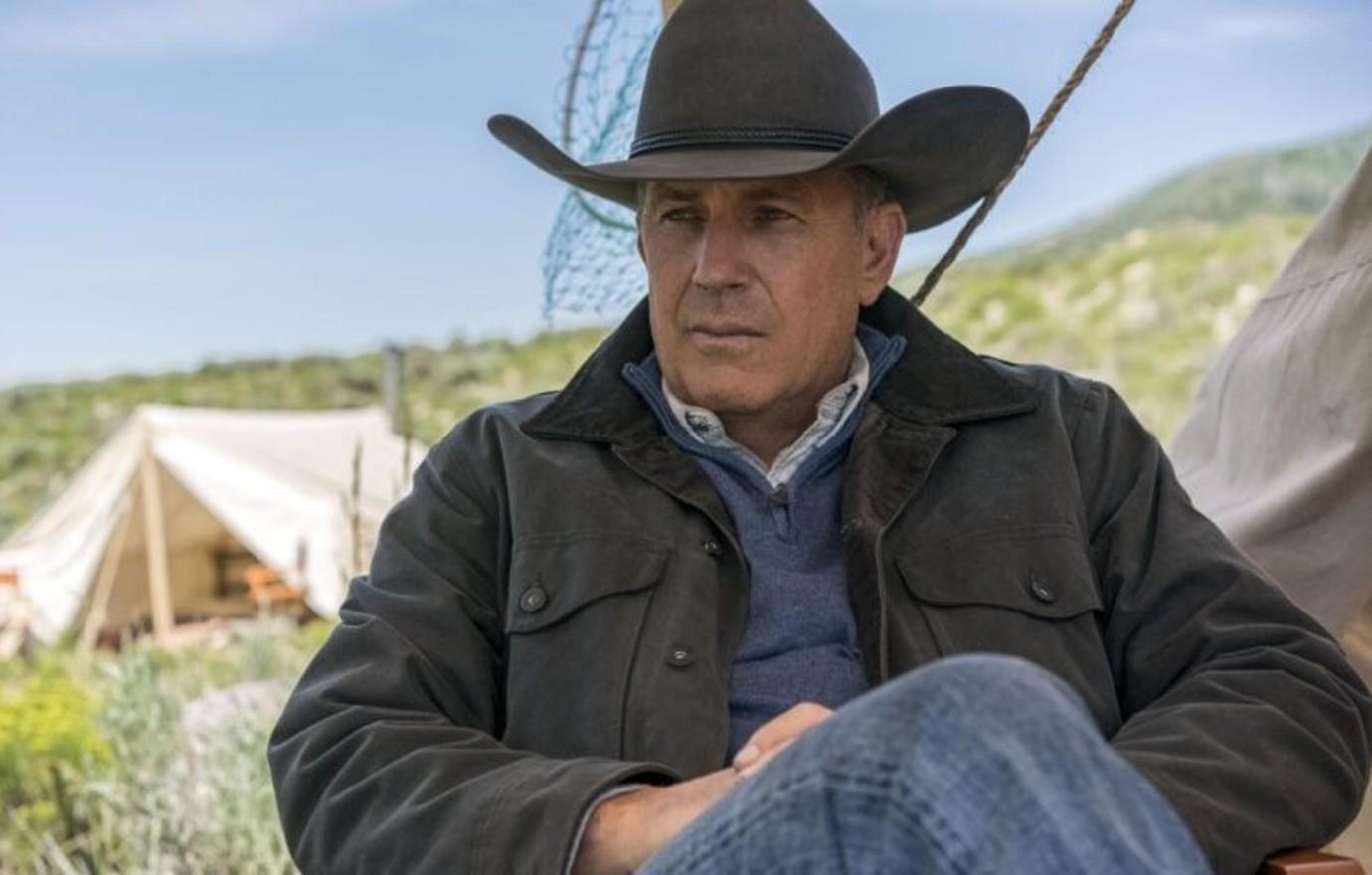 kevin costner taken beating yellowstone execs didnt stick up paramount network