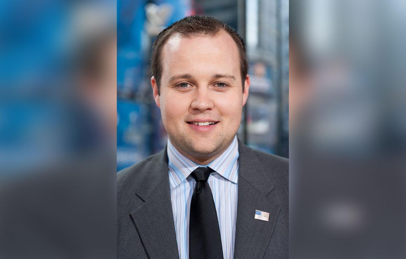 Cheating website ashley madison dragged into lawsuit against josh duggar 07