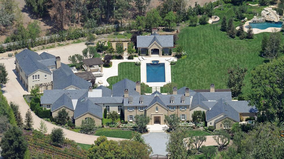 Kim Kardashian and Kayne West reportedly bought a new mansion in Hidden Hills, California