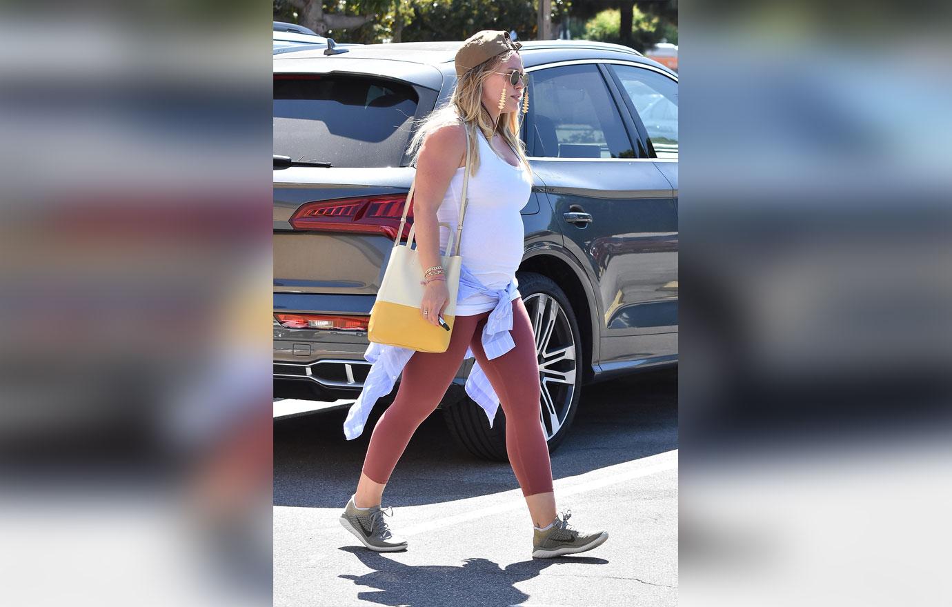 Pregnant hilary duff hit up farmers market 1