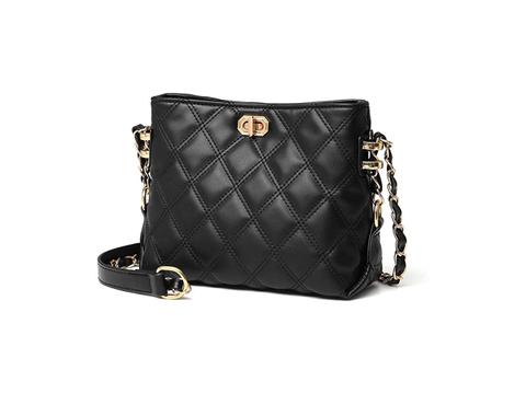 jessica alba errands los angeles crimson sweater baggy jeans shop