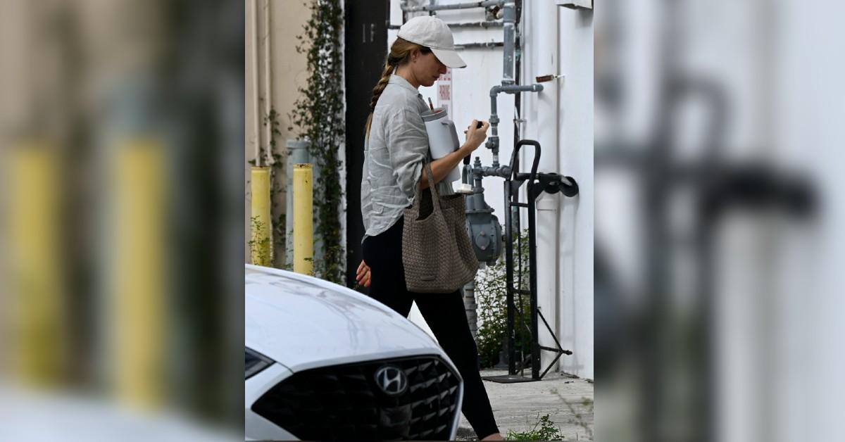 gisele bundchen hiding baby bump pilates