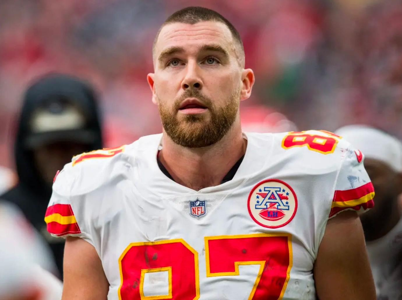 Travis Kelce leaves MetLife alone while Ryan Reynolds, Blake