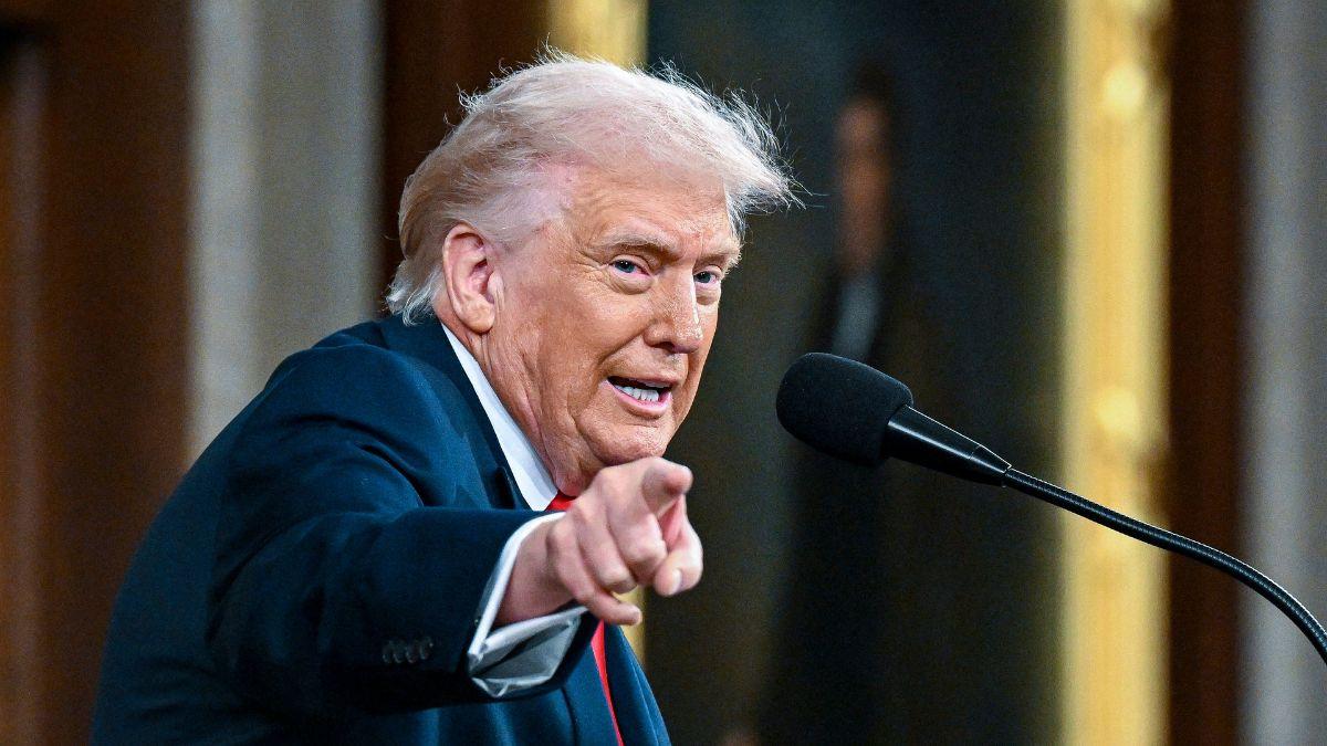 Image of Donald Trump turned the spotlight toward him.