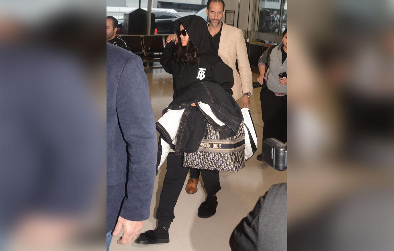 Rihanna jets out of Australia after a short visit Down Under