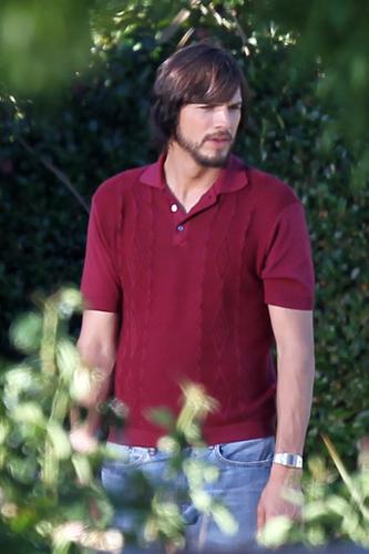 Ashton kutcher jobs june13 0010_ _1.jpg
