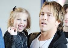 2009__11__fp_birkhead_larry_fp7 225×159.jpg