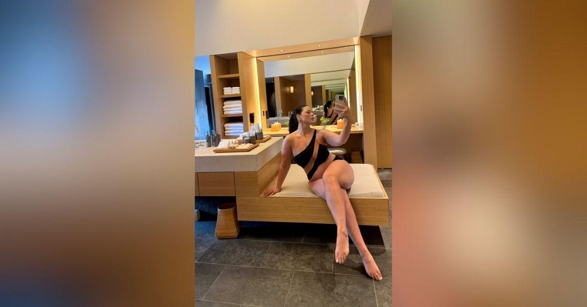 ashley graham black swimsuit style
