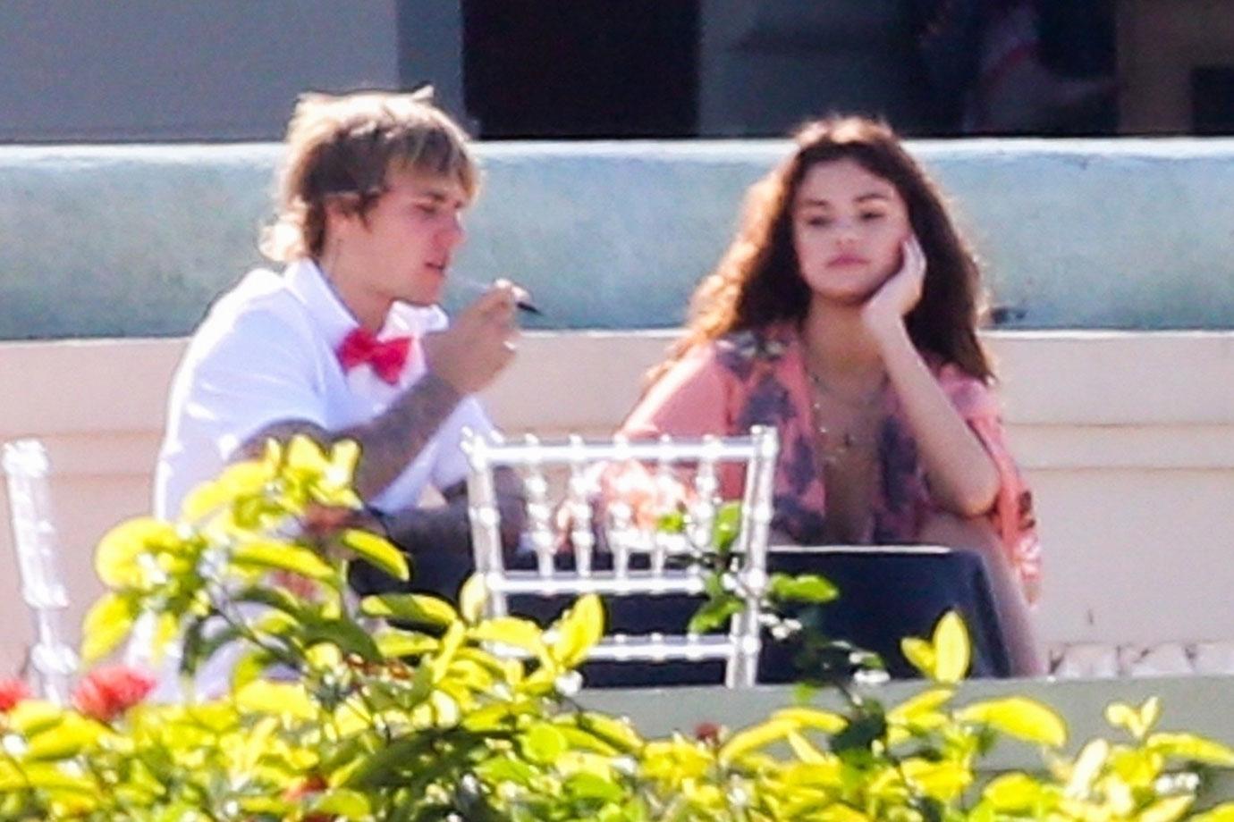 *PREMIUM EXCLUSIVE* Justin Bieber and Selena Gomez cozy up to each other while in Jamaica