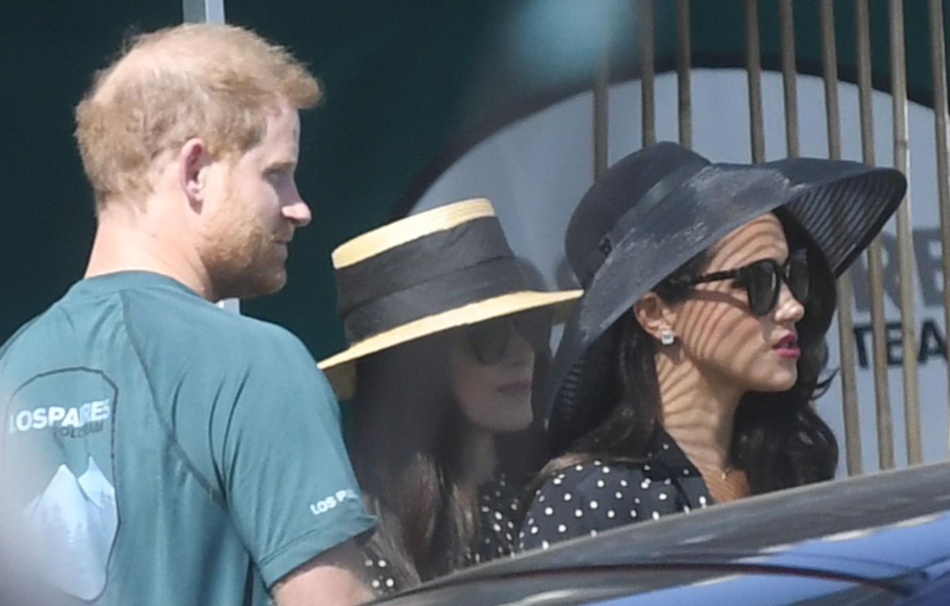 prince harry meghan markle kiss pda