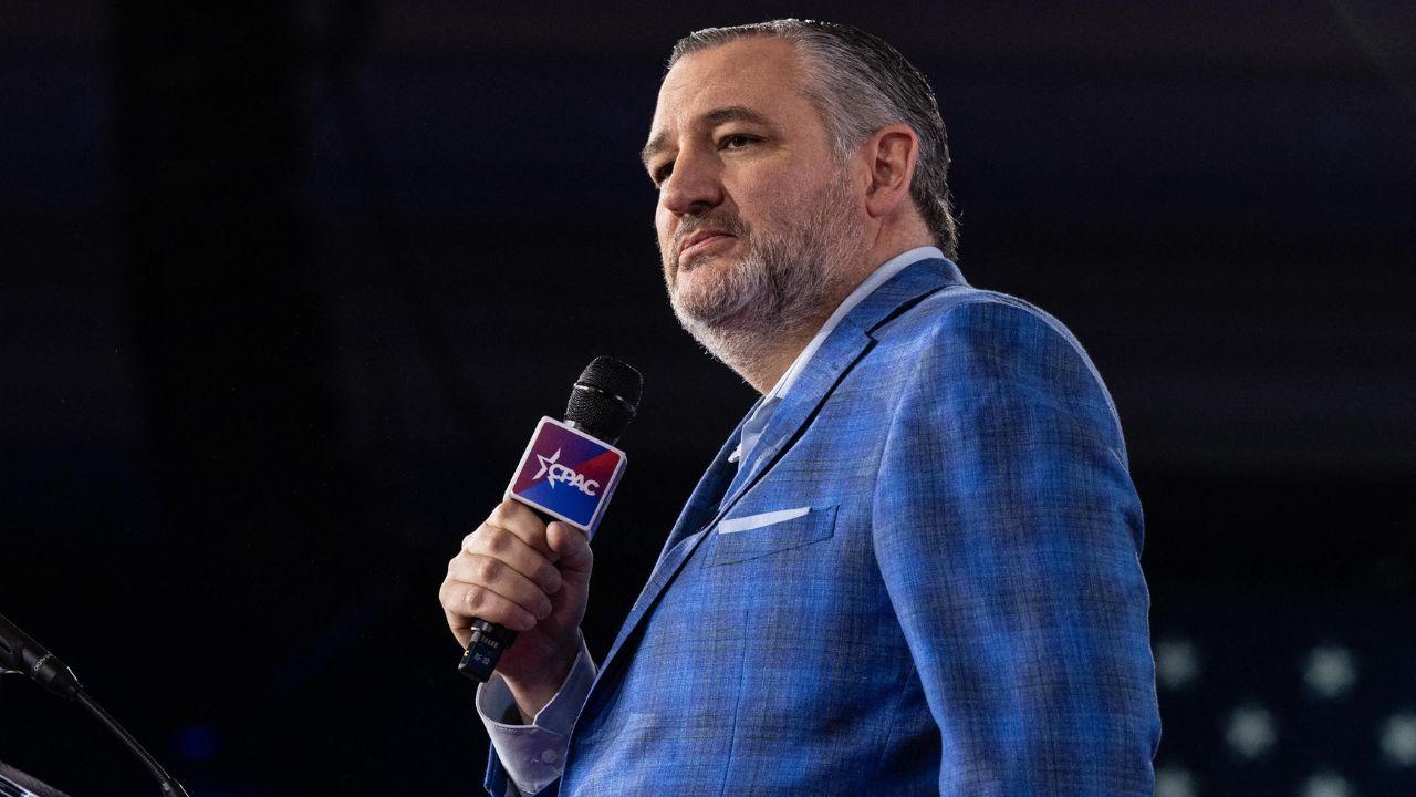 Image of Ted Cruz spoke with host Rece Davis during an ESPN 'College GameDay' segment.
