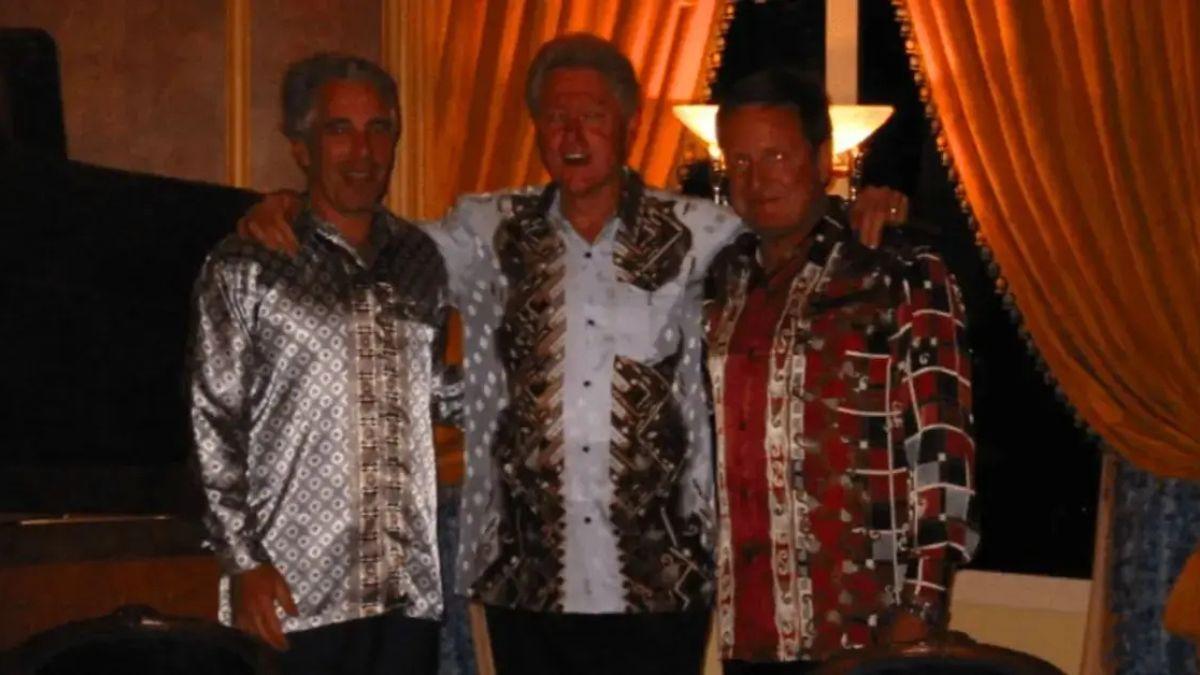 Photo of Bill Clinton testified that he was unaware of Jeffrey Epstein's crimes.