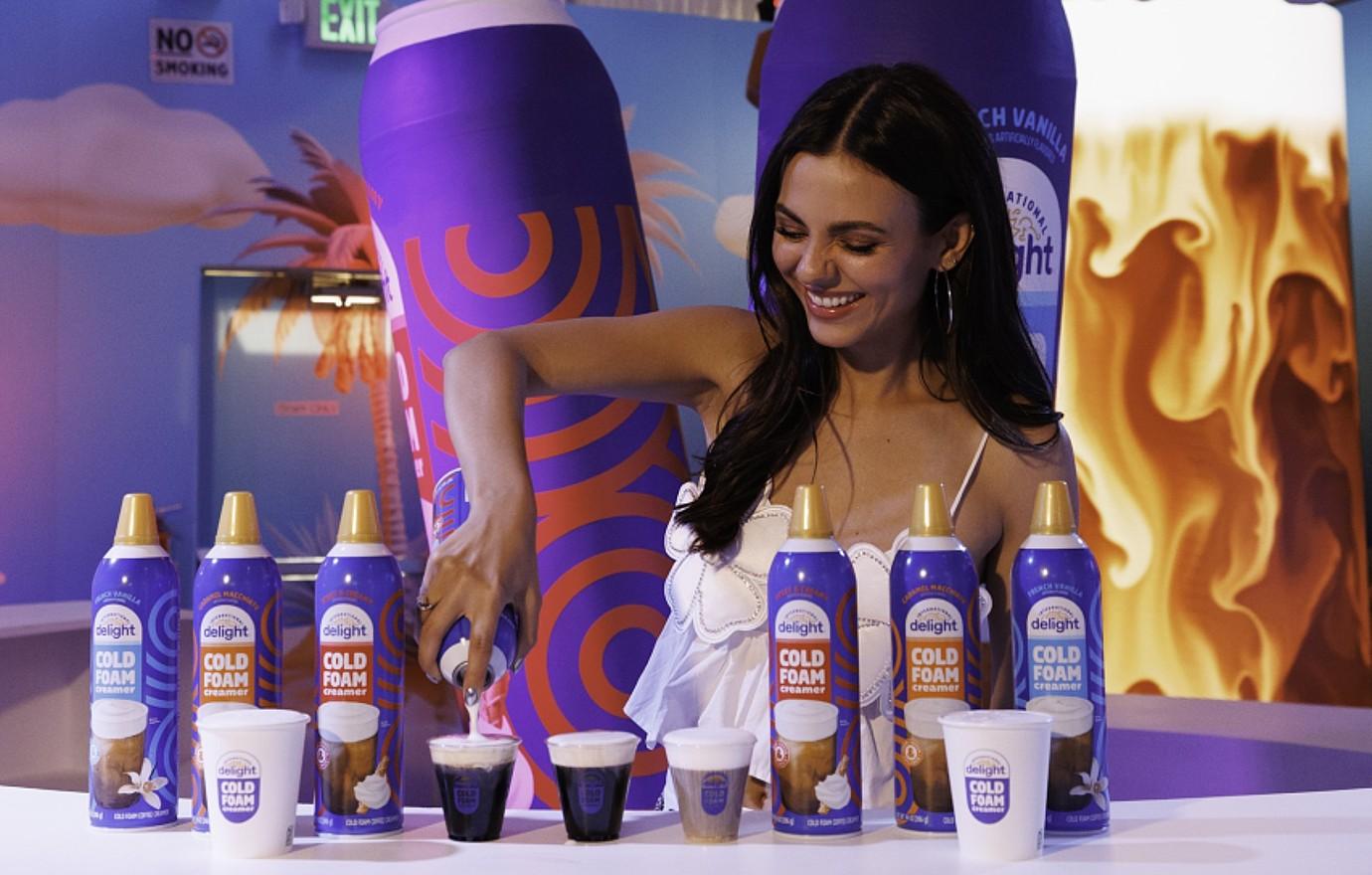 victoria justice at the international delight cold foam house