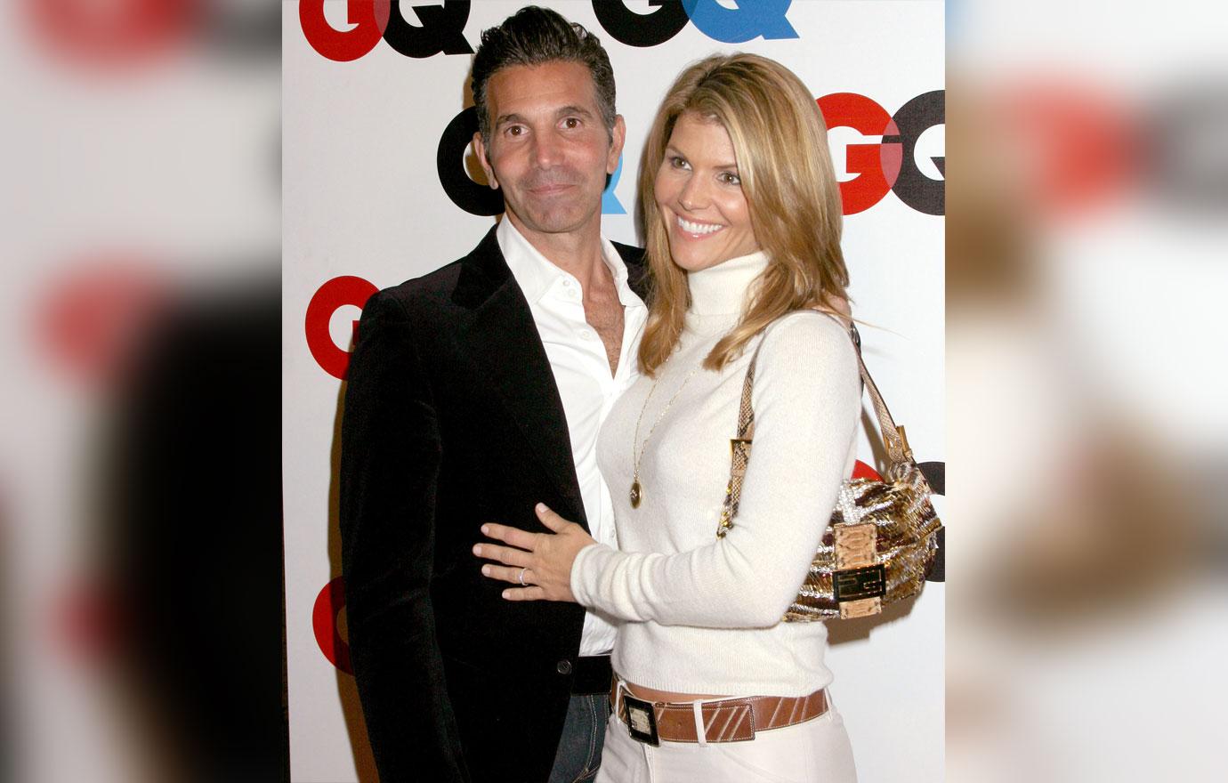 lori loughlin mossimo giannulli marriage in trouble duo failing to connect since prison release