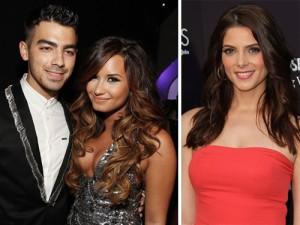 2011__08__Joe Jonas Demi Lovato Ashley Greene Aug29ne 300×225.jpg